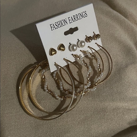 Elegant Gold and Pearl Hoop Earrings Set - Picture 1 of 3